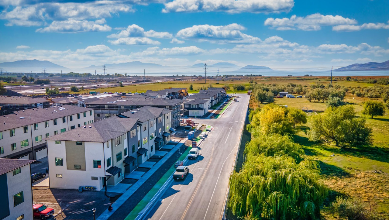 532 S 1080 W - Photo 3 of 14