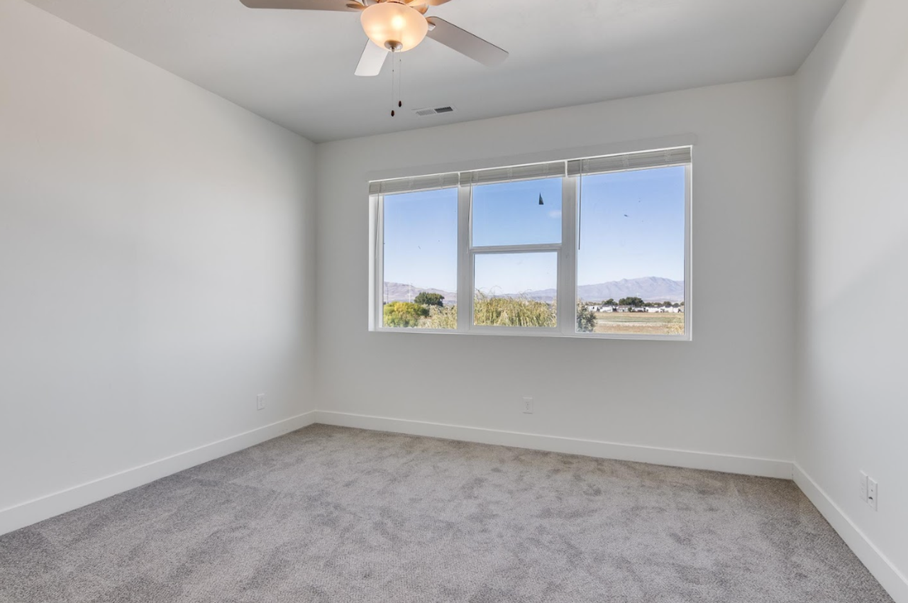 532 S 1080 W - Photo 7 of 22