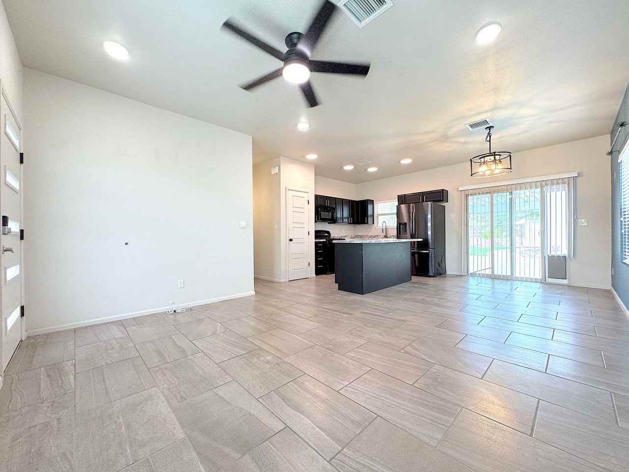 345 Isaias Ave - Photo 3 of 25