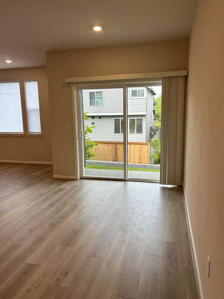 19241 Ne 69th Cir #102 - Photo 3 of 24