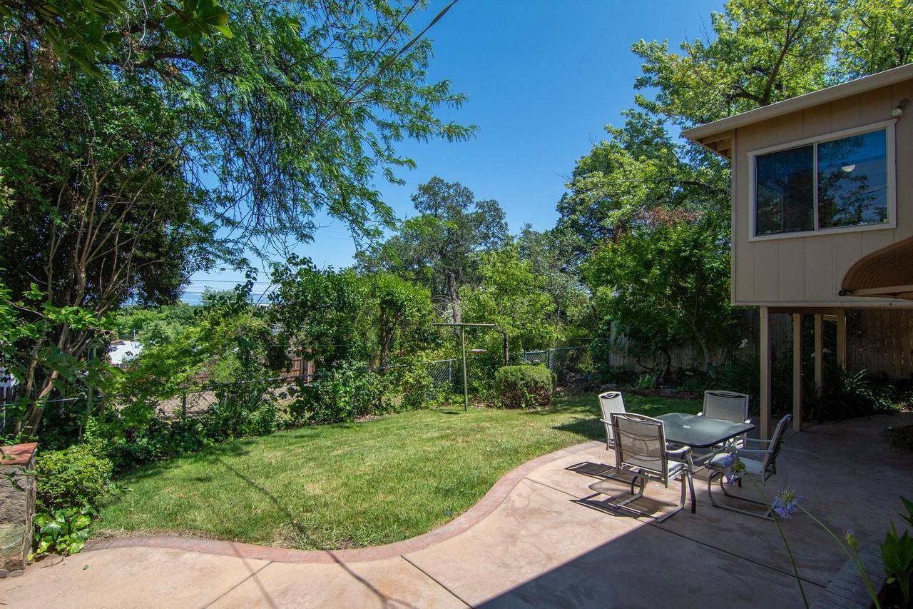 1325 Walnut Avenue - Photo 5 of 37