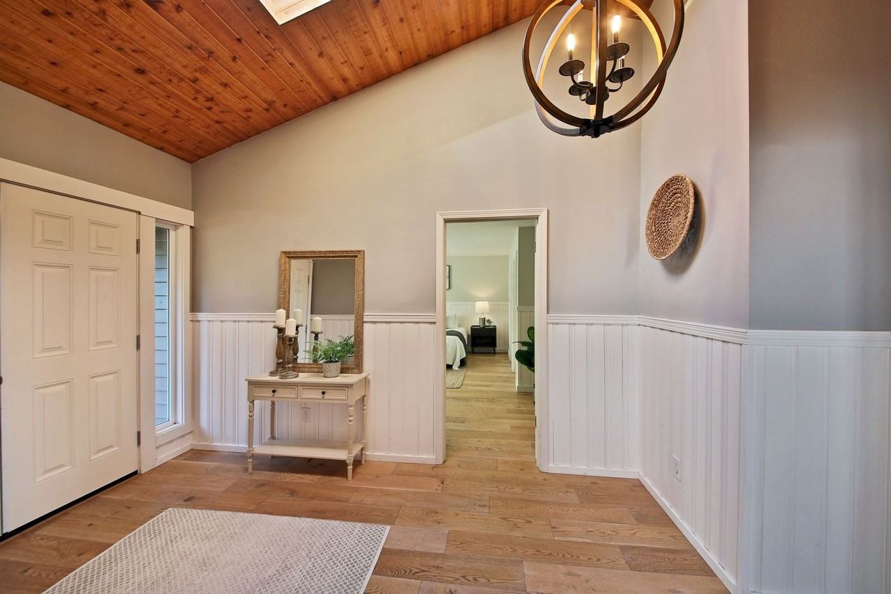 1625 Dorsey Dr - Photo 4 of 50