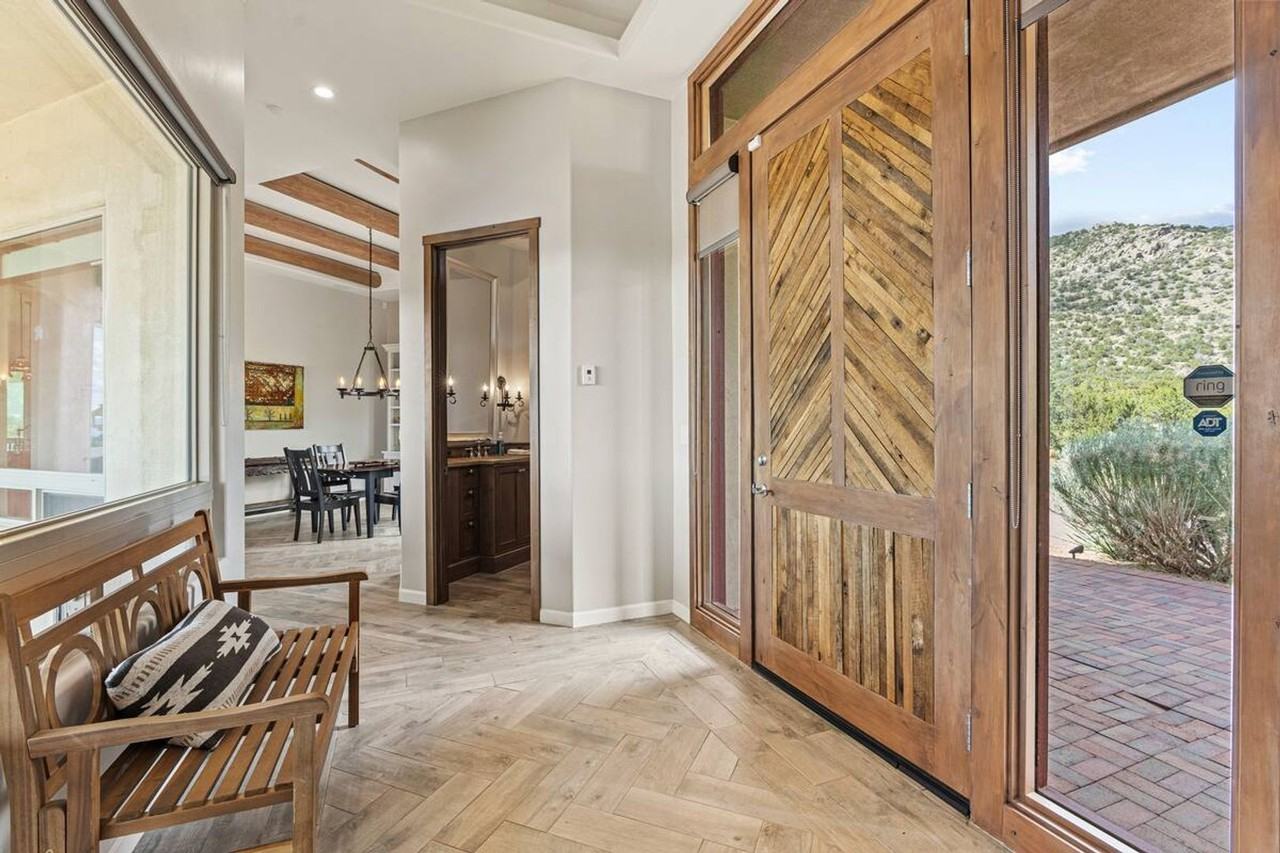 8 E Long View Dr - Photo 4 of 50