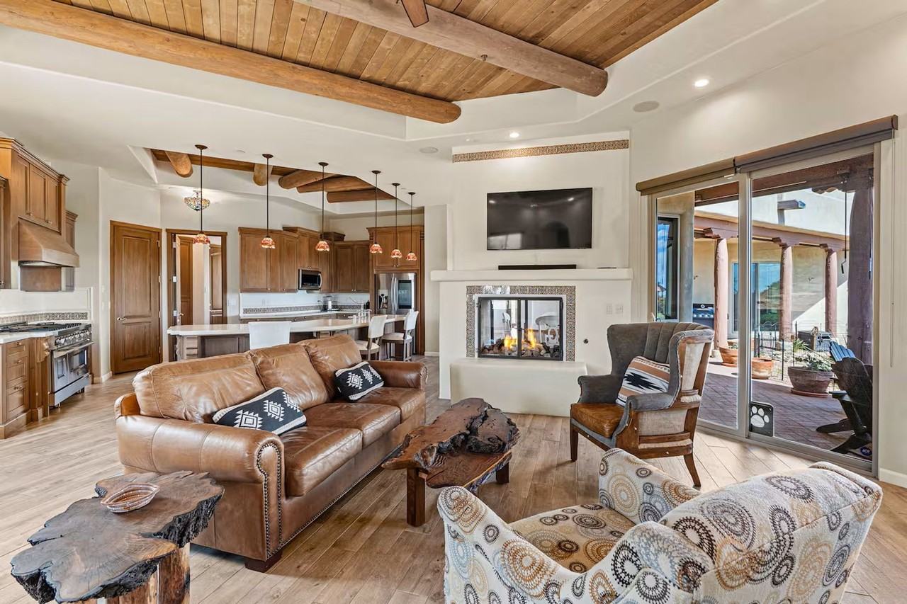 8 E Long View Dr - Photo 5 of 50