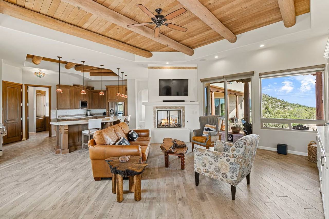 8 E Long View Dr - Photo 7 of 50