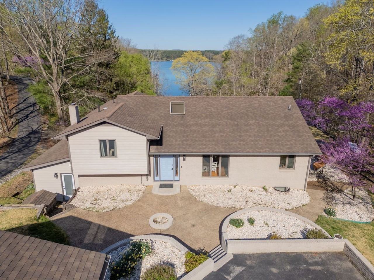 4536 Plantation Estates Rd - Photo 2 of 28