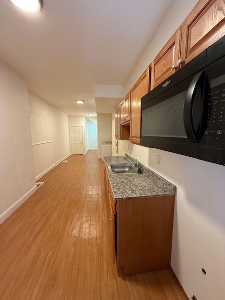 1810 Walbrook Ave - Photo 3 of 19