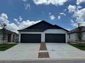 NEW DUPLEX W/ EASY ACCESS TO RANDOLPH AFB, FT. SAM, & BAMC*ISLAND KITCHEN FEATURING STAINLESS STEEL APPLIANCES - Photo 1 of 1