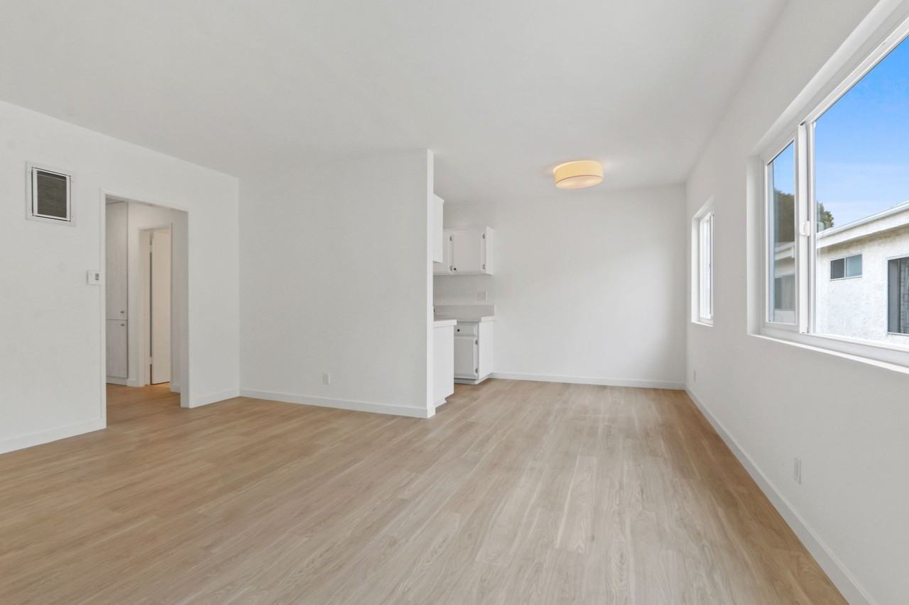 1451 Franklin St in Santa Monica!  Steps to SM Blvd and near the Water Garden. - Photo 2 of 5