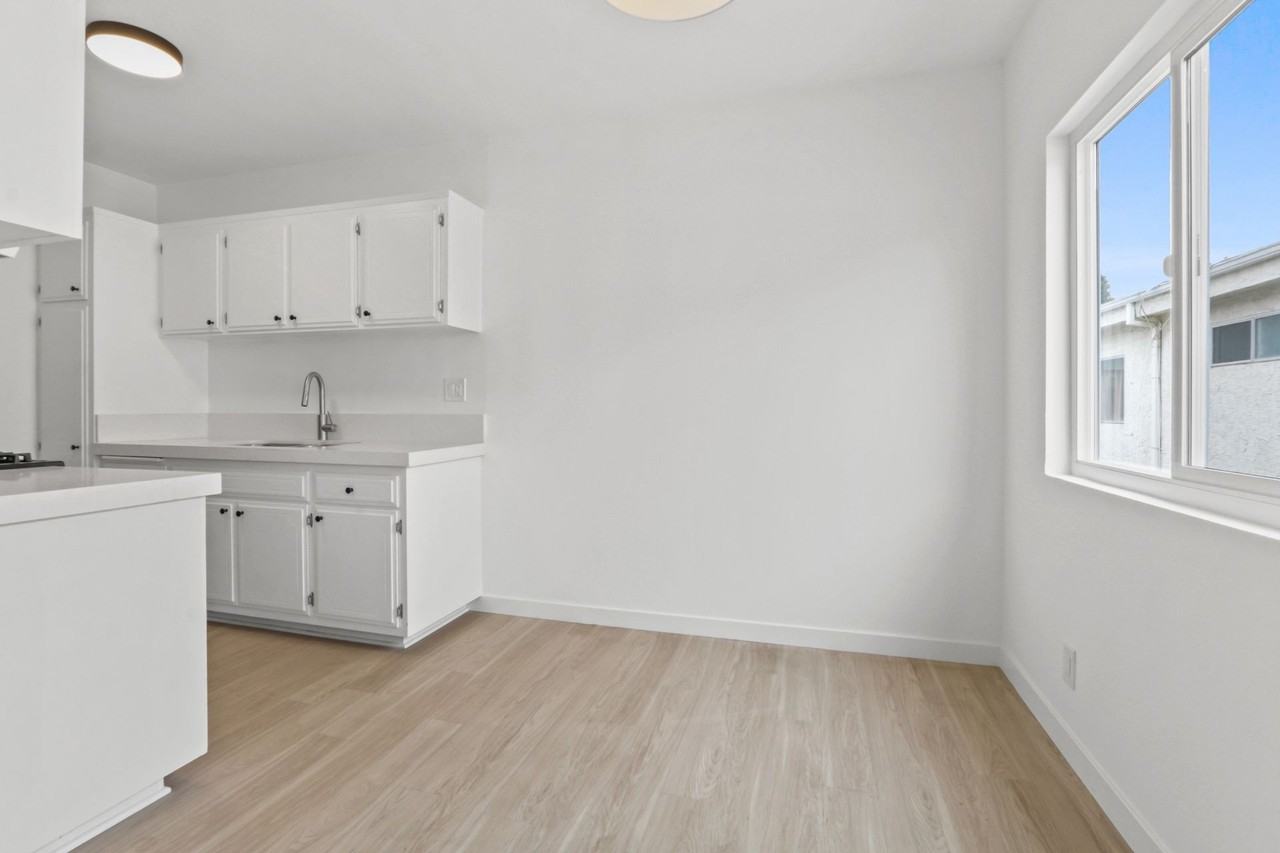 1451 Franklin St in Santa Monica!  Steps to SM Blvd and near the Water Garden. - Photo 3 of 5