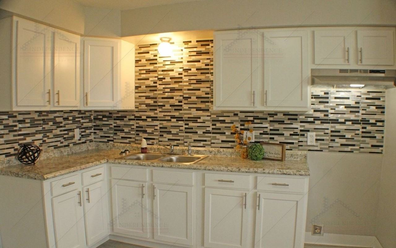 1466 E Market St - Photo 3 of 16