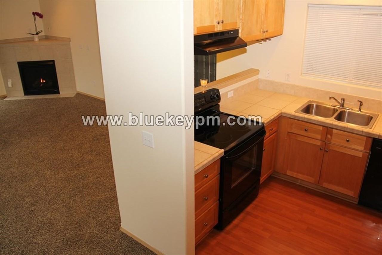 5403 Southeast Flavel Street - Photo 4 of 16