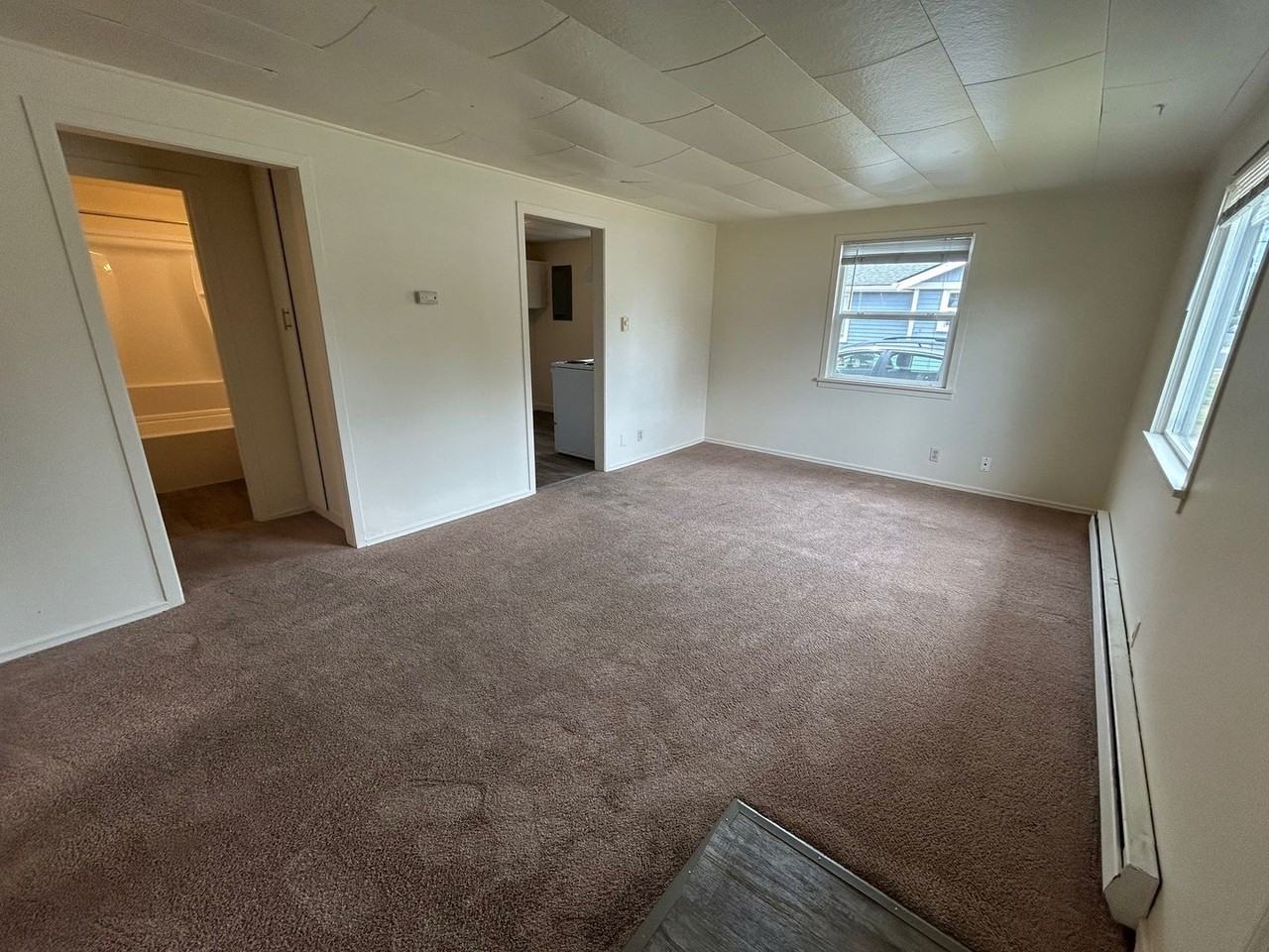 939 Alder Ave - Photo 3 of 15