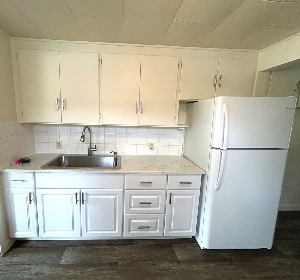 939 Alder Ave - Photo 5 of 15