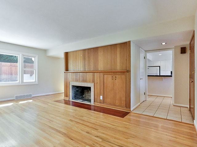 17000 Canyon Dr - Photo 2 of 30