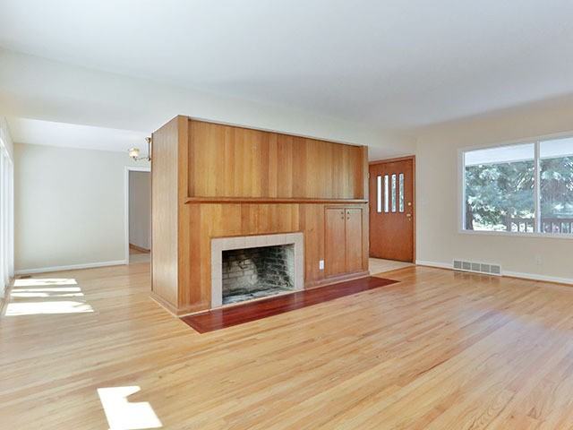 17000 Canyon Dr - Photo 3 of 30