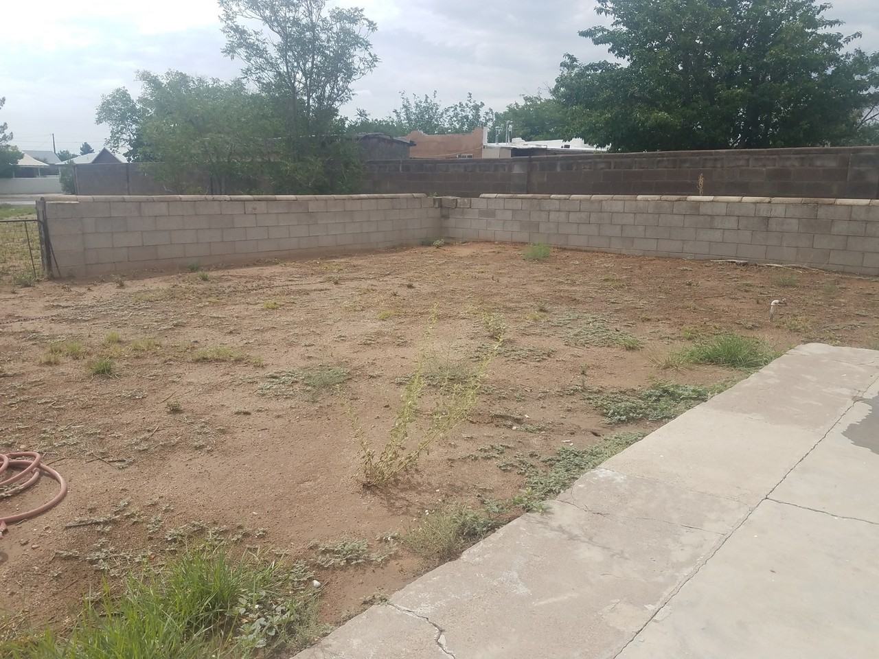 1204 S Gold Ave - Photo 2 of 13