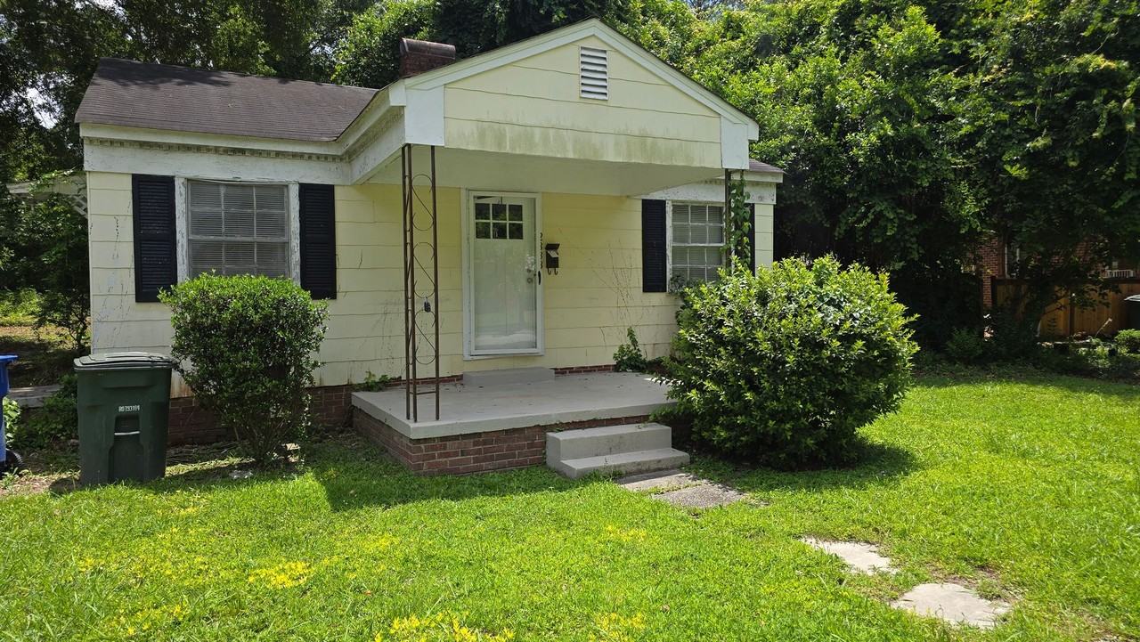 2838 Ashton St - Photo 2 of 17