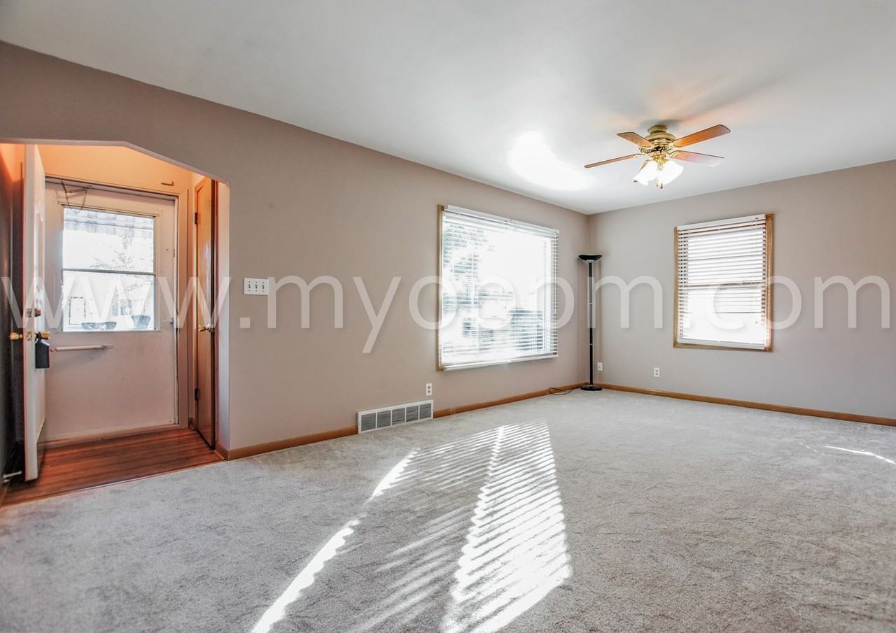 4114 N 54th St - Photo 2 of 19