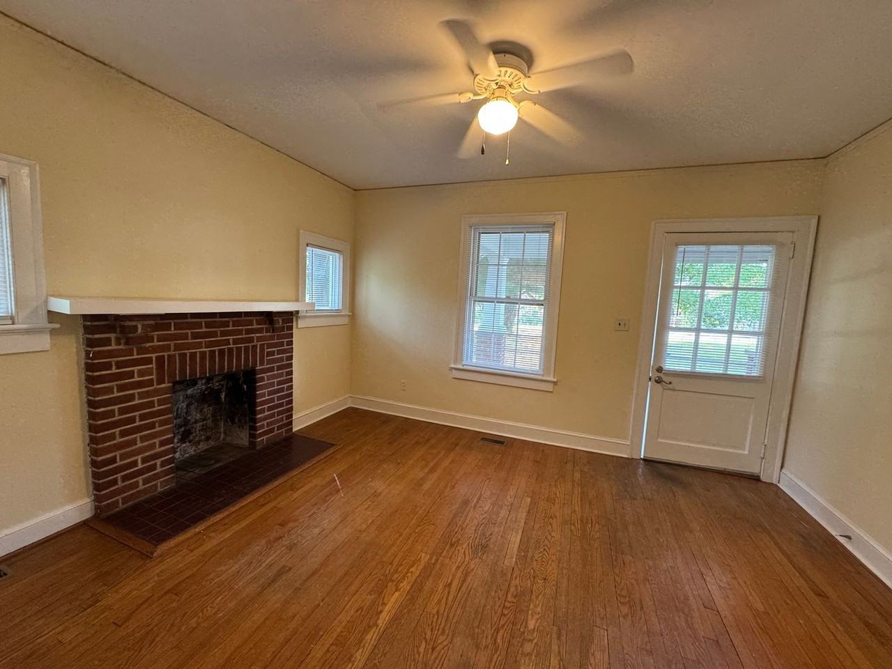 4705 Myrtle St - Photo 2 of 13