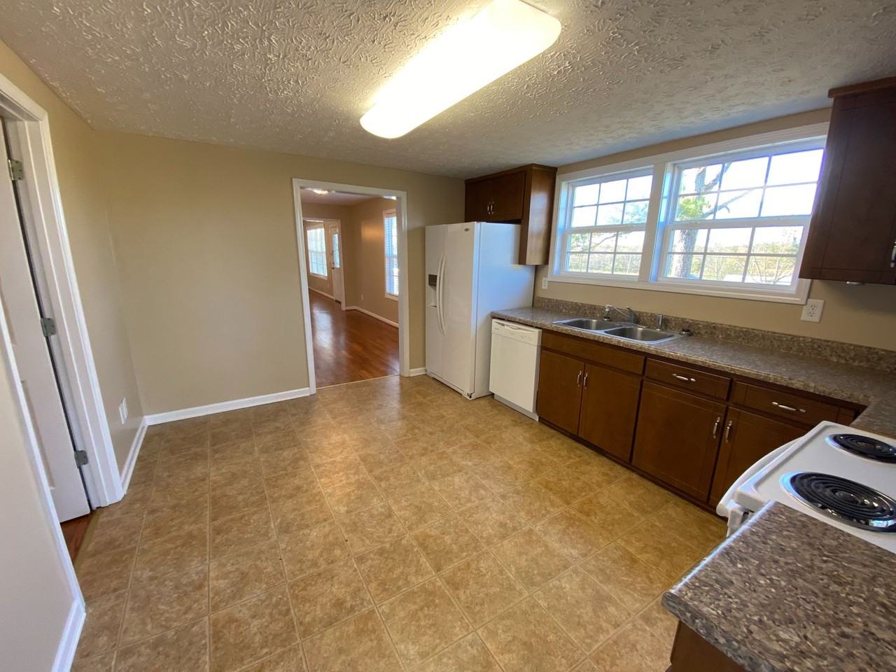 8206 Al Highway 204 - Photo 3 of 16