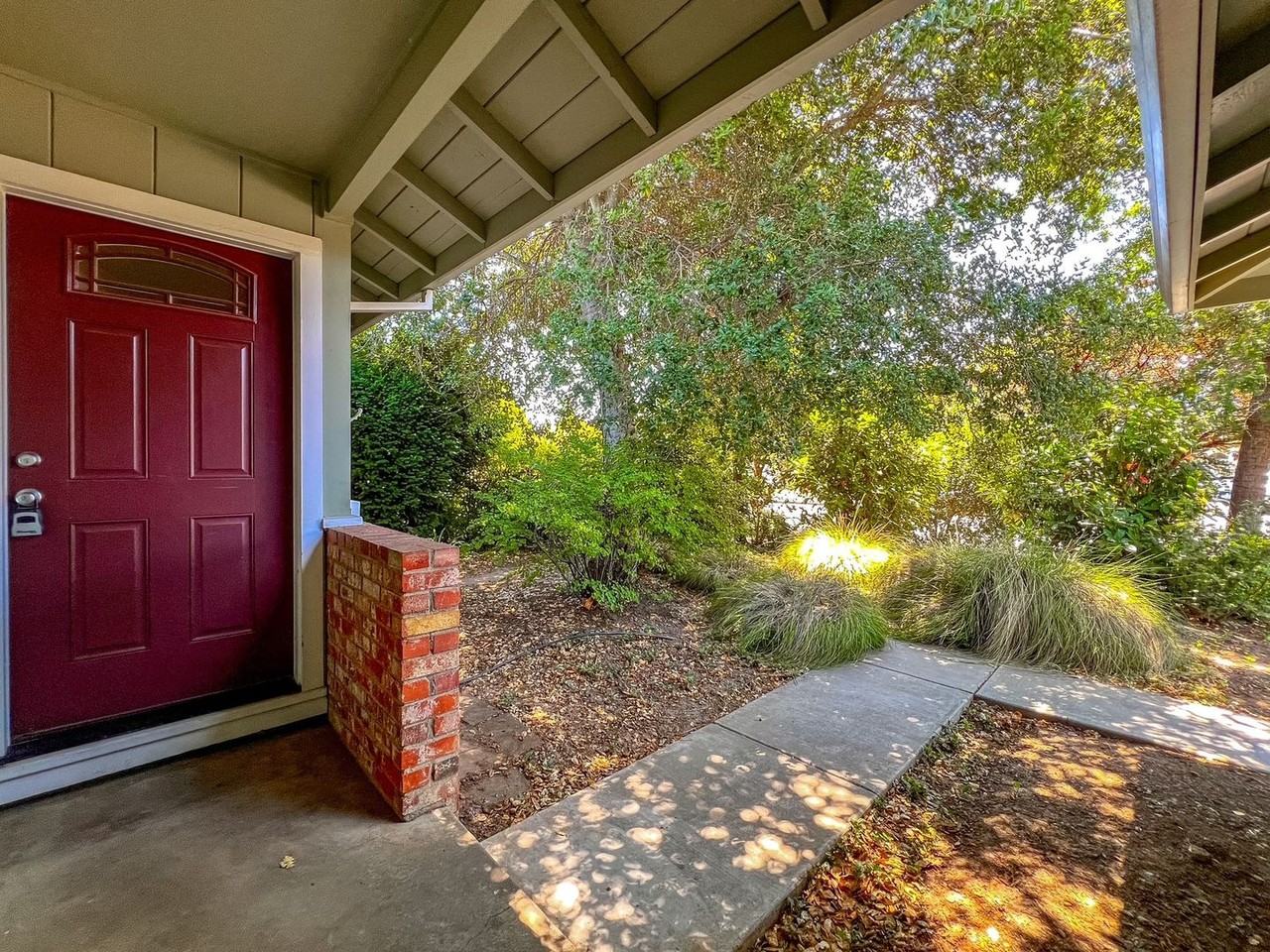 2308 Bueno St - Photo 2 of 23