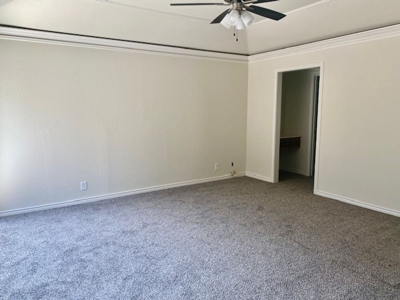 222 Cambridge Rd - Photo 7 of 8