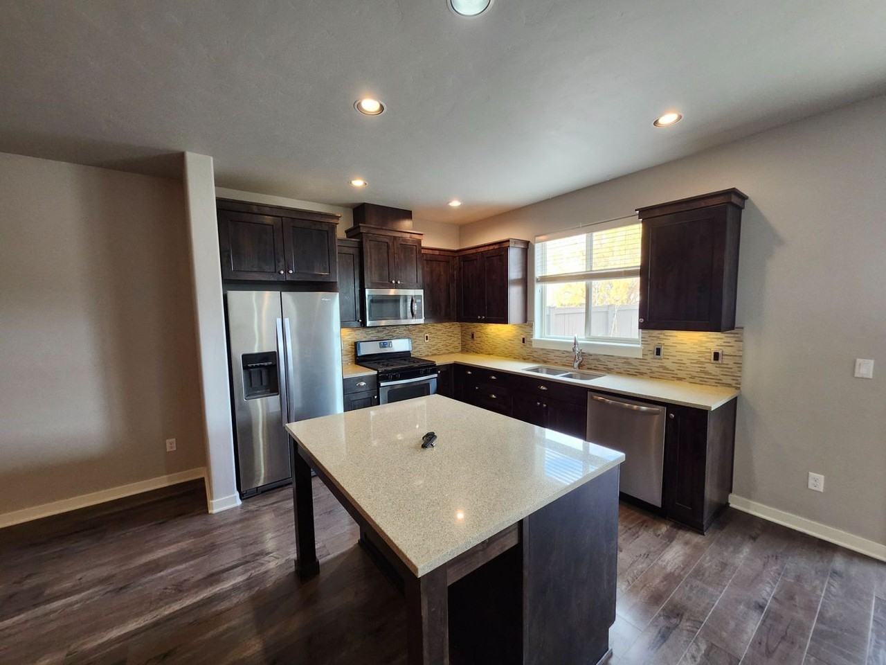 3035 Sw Black Butte Ln - Photo 2 of 19
