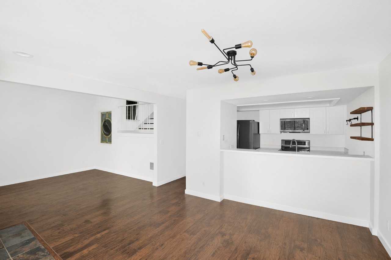 4 Lake Bellevue Dr - Photo 5 of 17