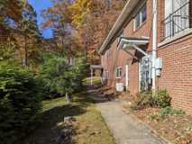 433 Hillcrest Cir - Photo 1 of 1