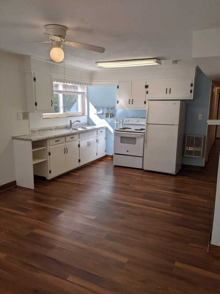 433 Hillcrest Cir - Photo 6 of 22