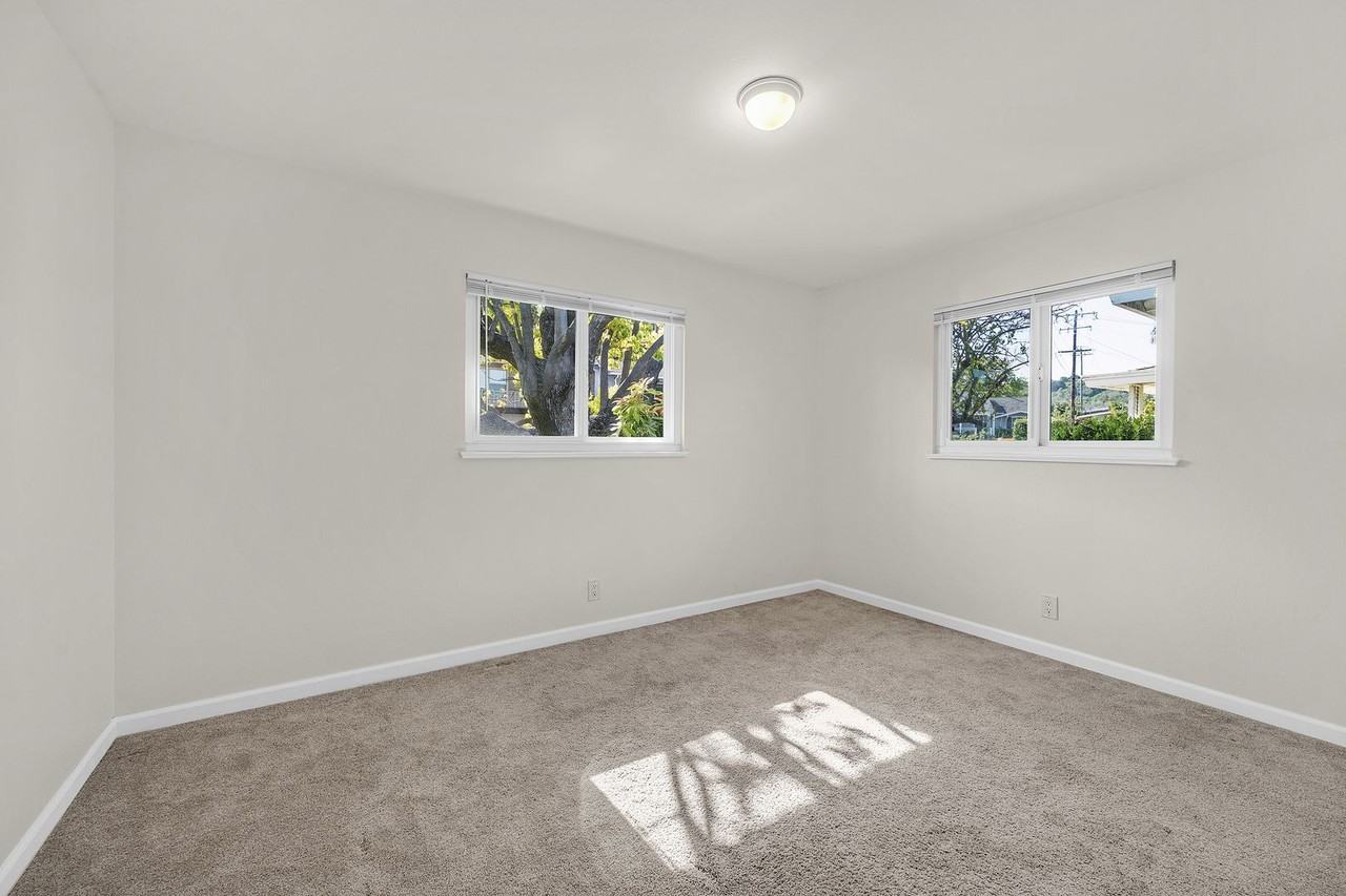 8 Stephens Ct - Photo 5 of 32