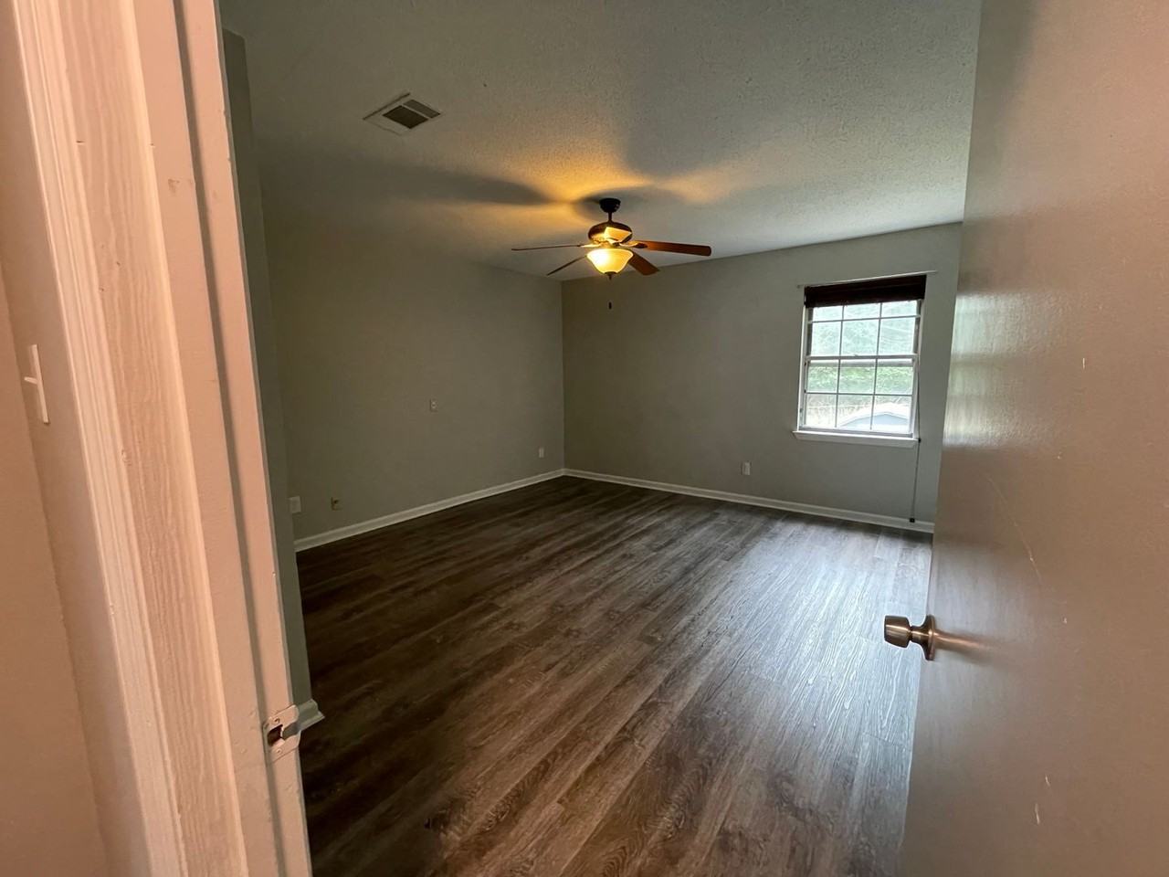 11801 Pleasant Forest Drive - Photo 3 of 13