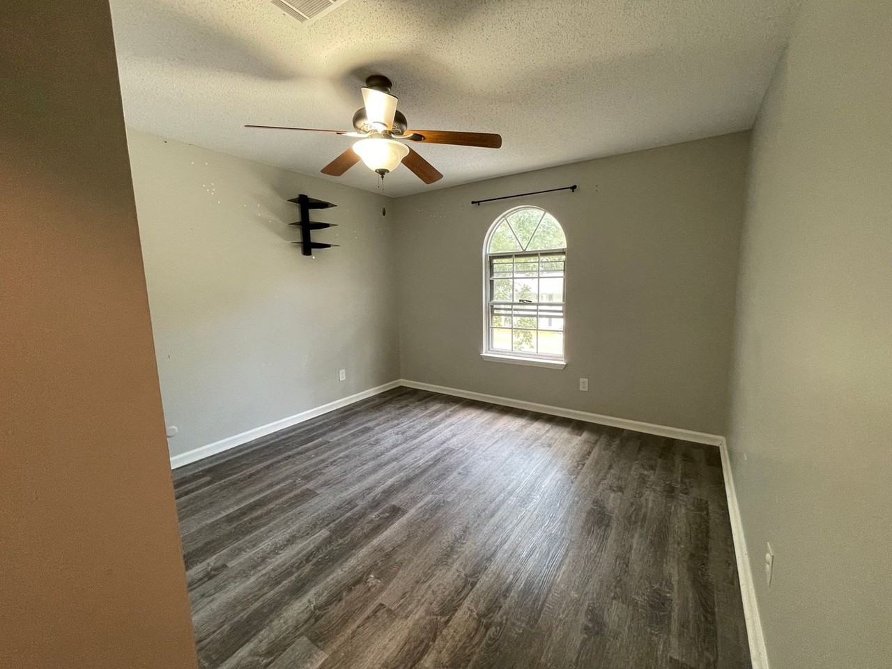 11801 Pleasant Forest Drive - Photo 4 of 13