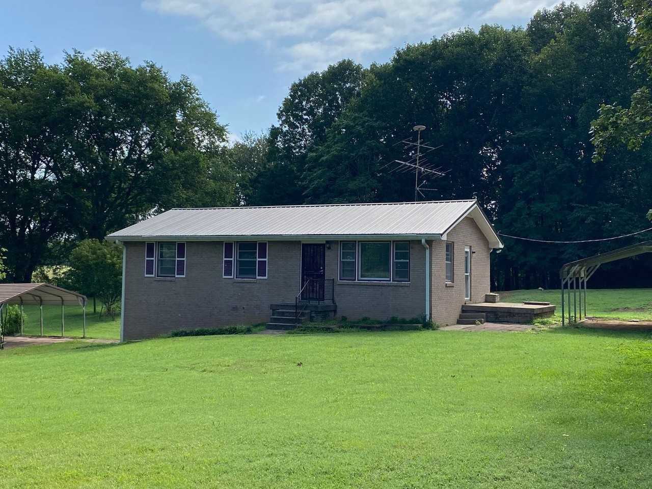 1137 Drake Rd - Photo 2 of 14