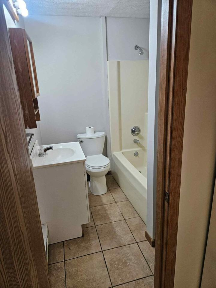 29 McCulloh St - Photo 5 of 27