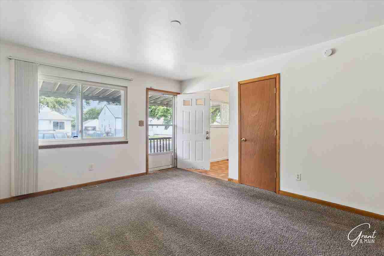 8684 Republic Ave - Photo 3 of 22