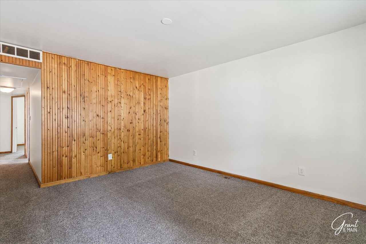 8684 Republic Ave - Photo 5 of 22