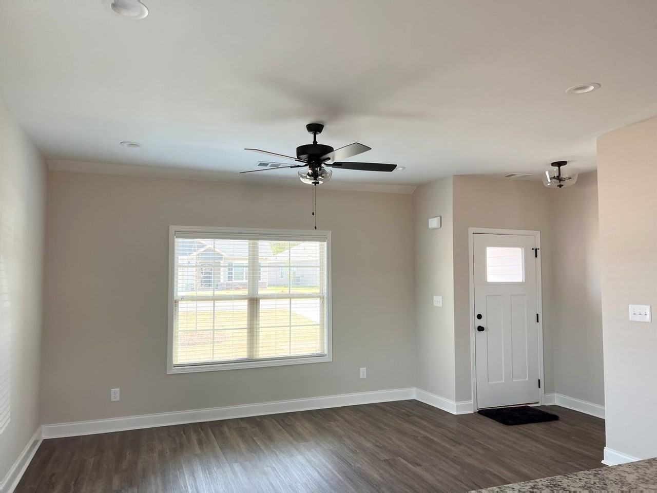 202 Red Tail Cir - Photo 2 of 25