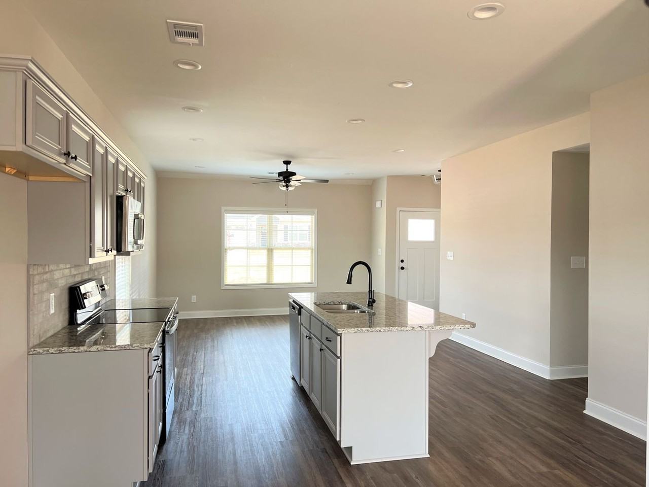202 Red Tail Cir - Photo 3 of 25