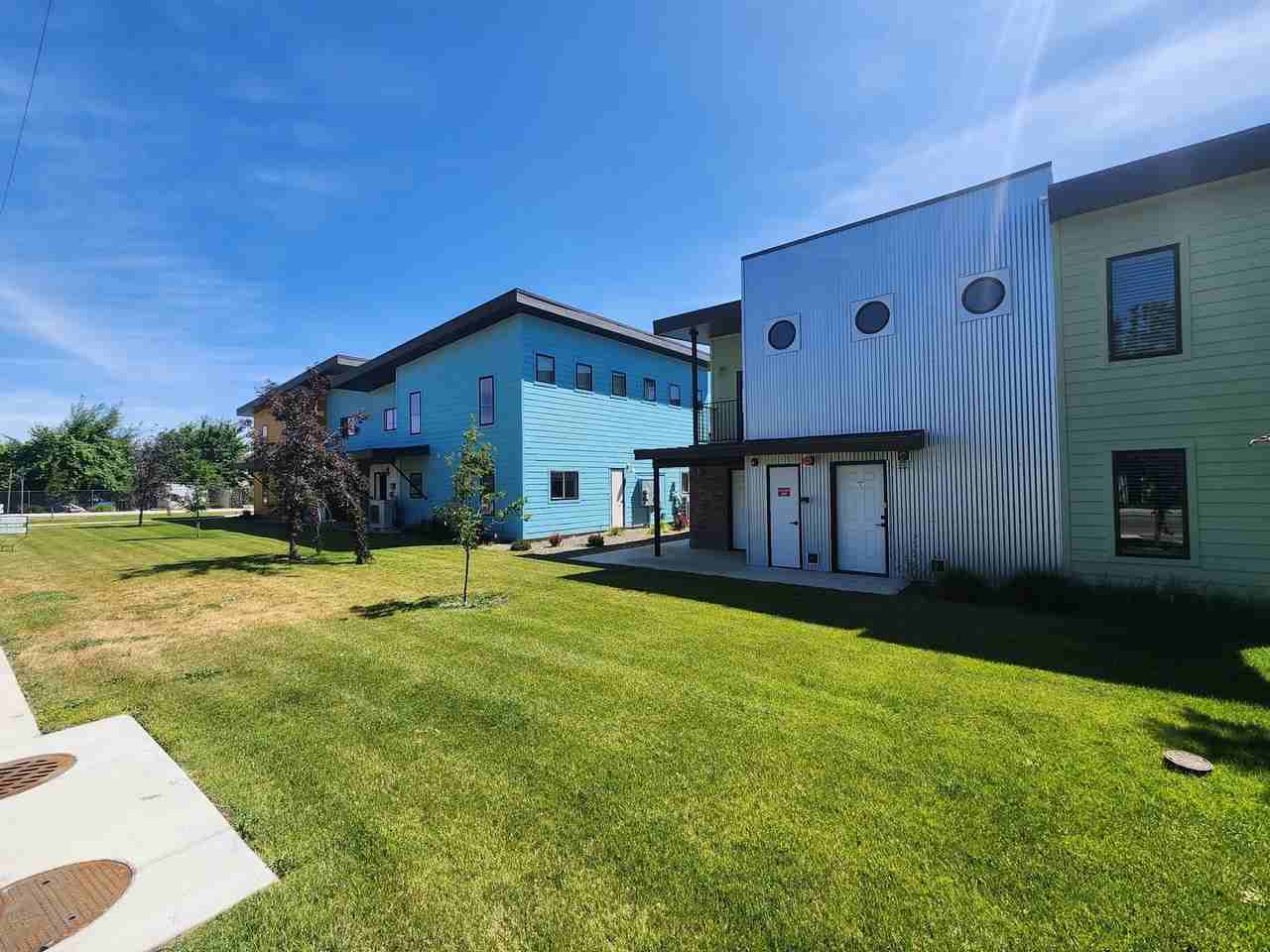 1912 Sunny Ridge Rd - Photo 3 of 19