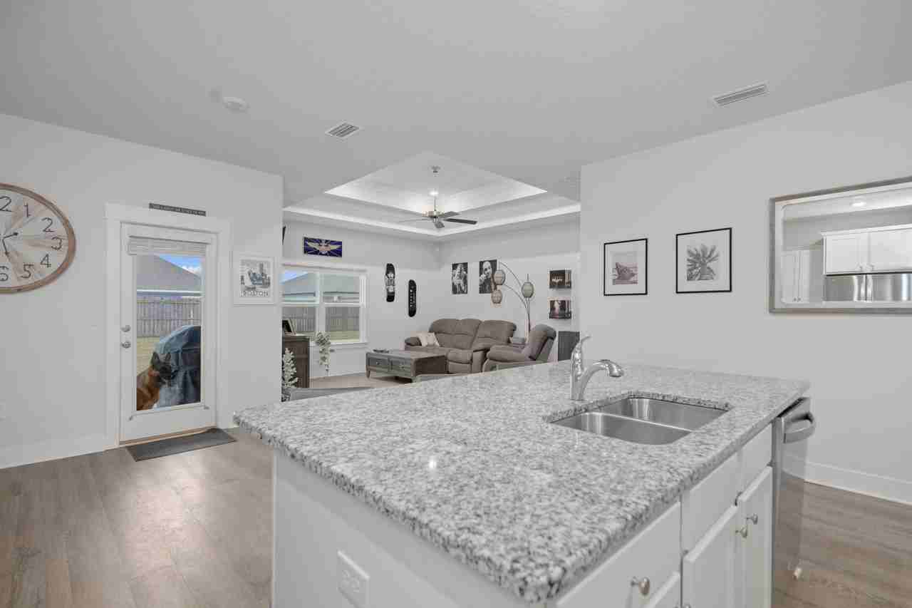 6196 Jenks Dr - Photo 3 of 26