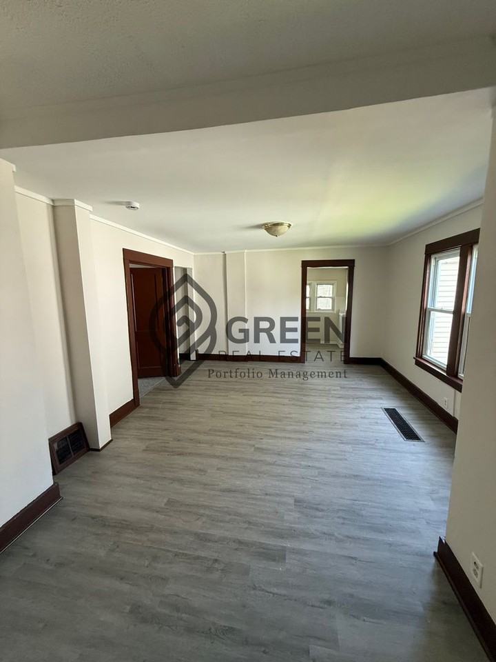 229 S Sibley Ave - Photo 2 of 12