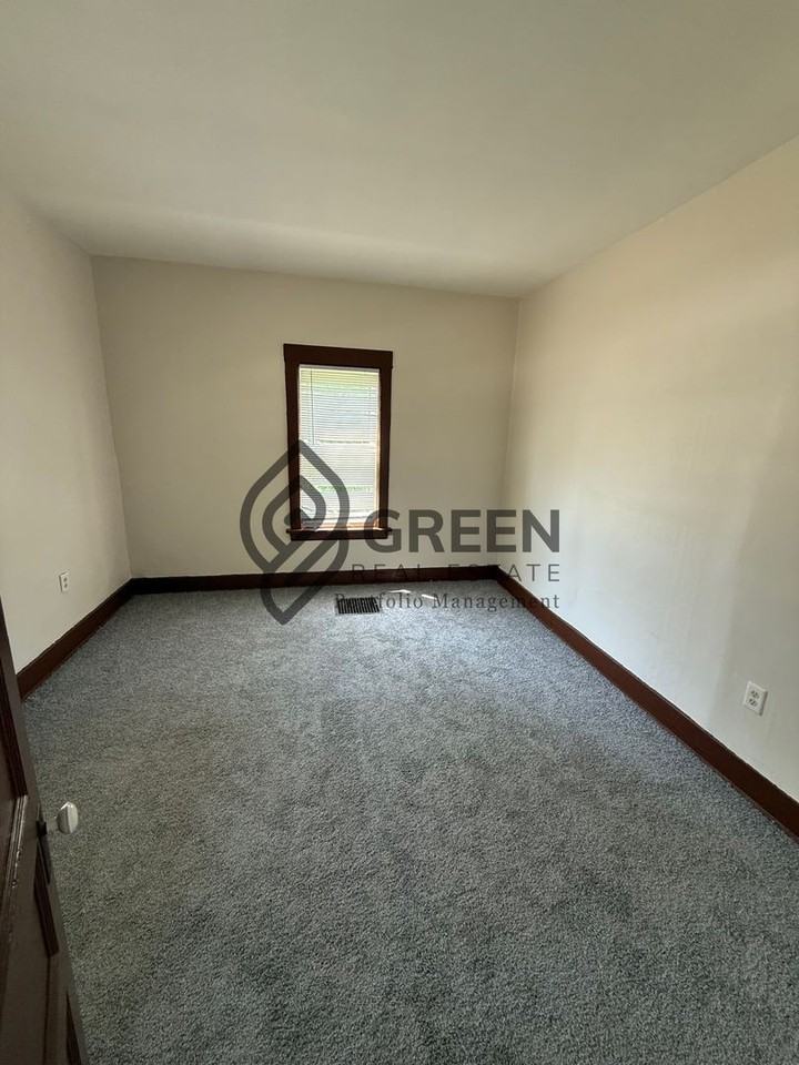 229 S Sibley Ave - Photo 3 of 12