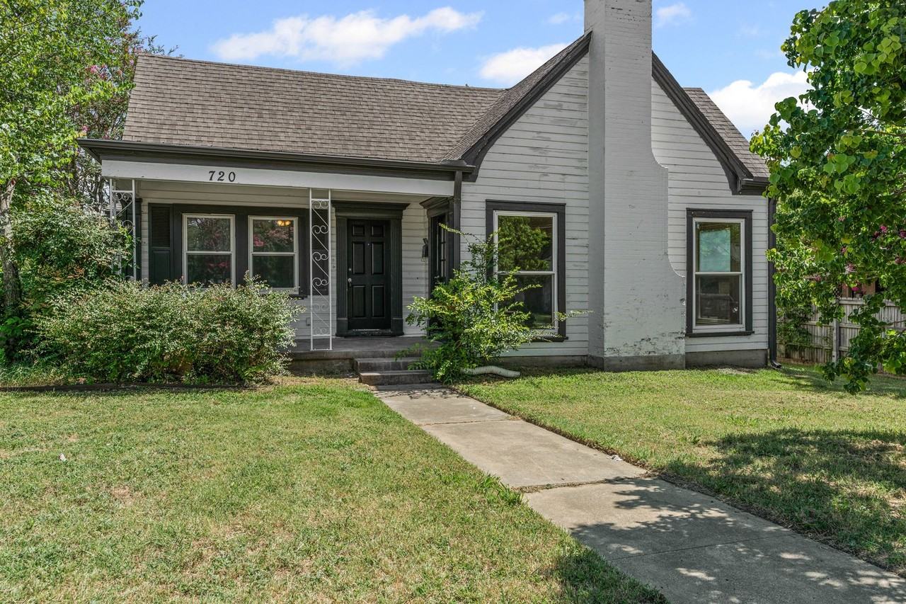 720 E Walnut St - Photo 2 of 40