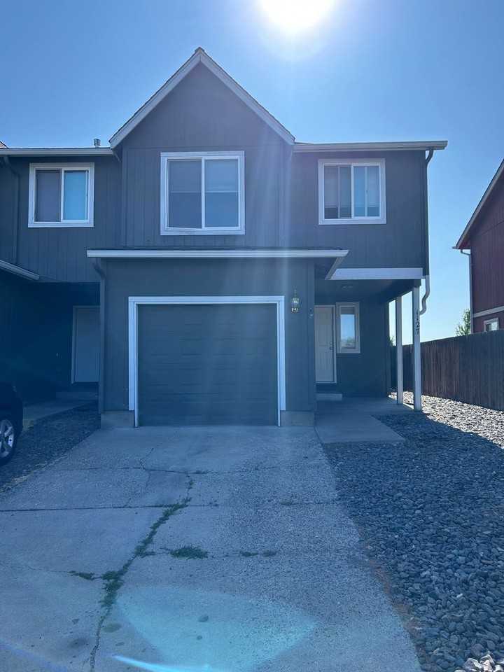 1127 Sw 27th St - Photo 2 of 19