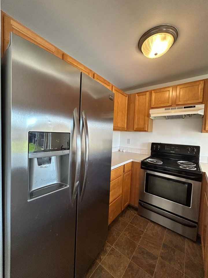 1127 Sw 27th St - Photo 4 of 19