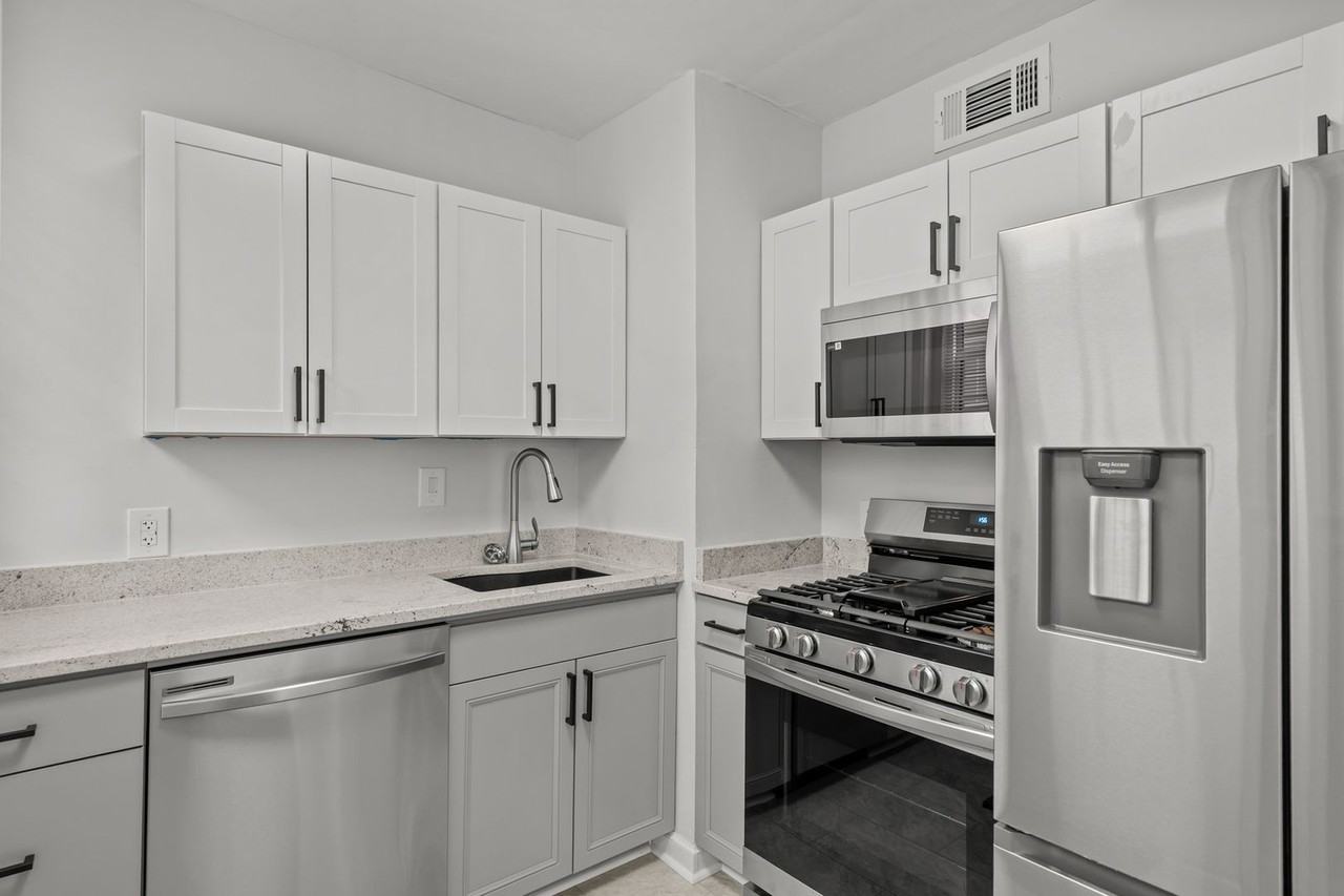 1008 Westover Ave - Photo 5 of 23