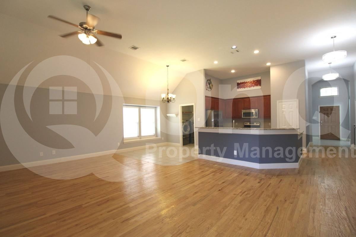 2517 Flowing Springs Dr - Photo 3 of 10