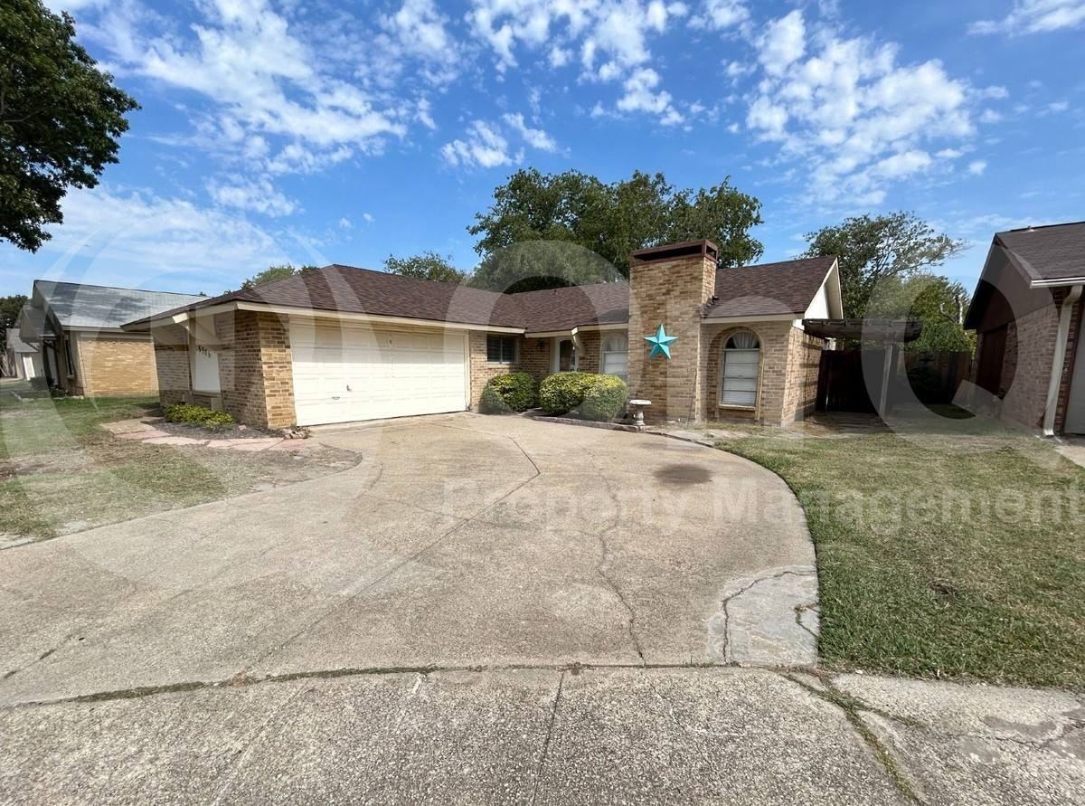 5306 Princess Ct - Photo 2 of 10